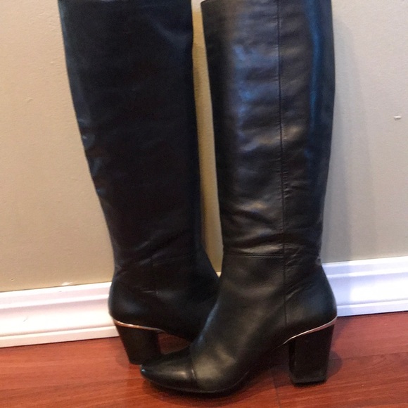 DKNY black leather boots with silver heel detail - Picture 5 of 6